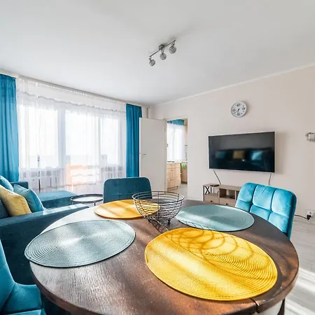 アパート Piatkowo Comfy ポズナン